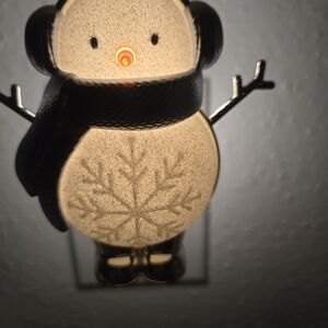 Illuminated Snowman Wallflower Plug-Black Scarf